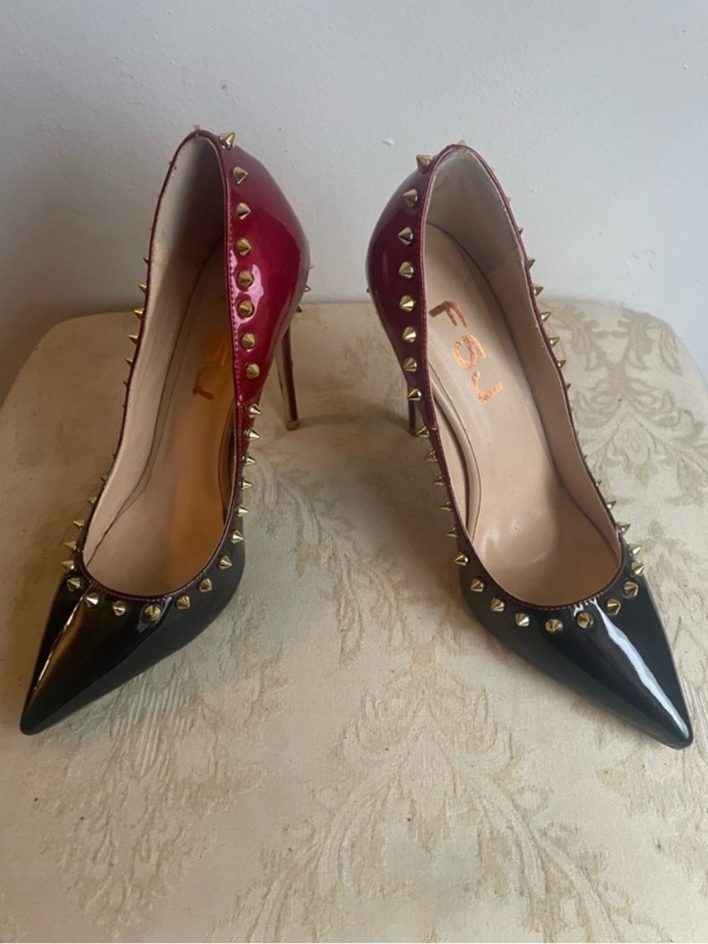 FSJ Black Red Ombré Gold Studded Patent Leather Pointed Toe Pumps Heel Size 7